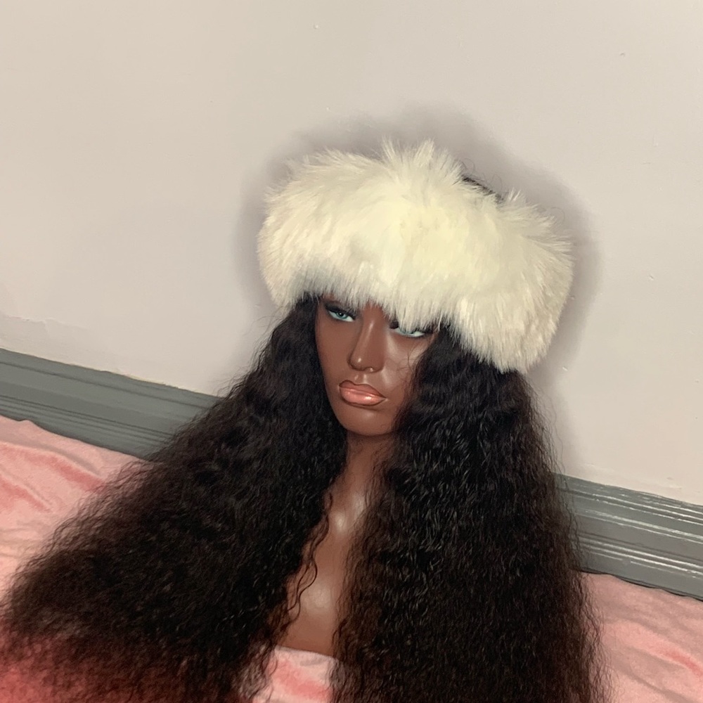 White furry headband {SOLD OUT} - Picture 7 of 7